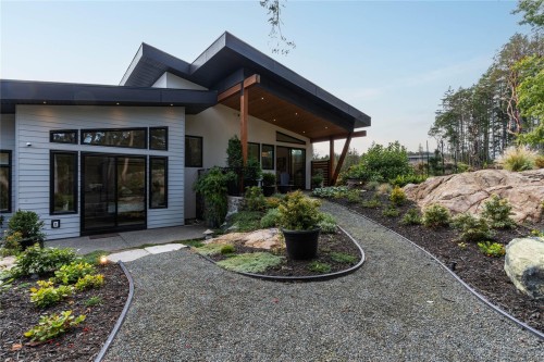 640 Medalist Ave, Colwood, BC 