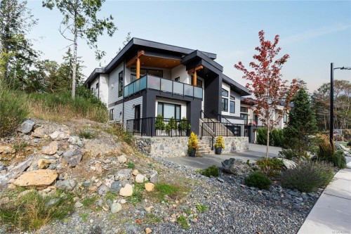 640 Medalist Ave, Colwood, BC 