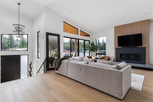 640 Medalist Ave, Colwood, BC 