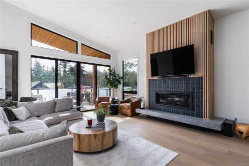 640 Medalist Ave, Colwood, BC 