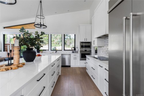 640 Medalist Ave, Colwood, BC 