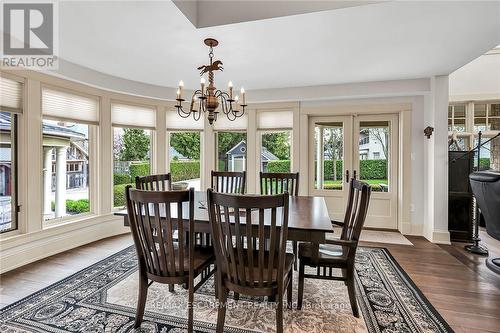 285 Hamilton Drive, Hamilton, ON - Indoor Photo Showing Dining Room