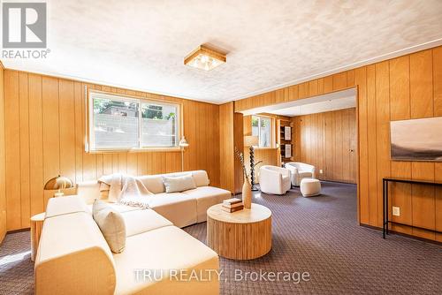 55 Amos Avenue, Waterloo, ON - Indoor Photo Showing Living Room