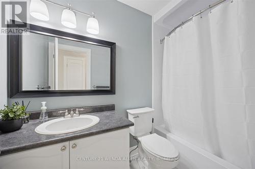 1781 Woodgate Trail, Oshawa, ON - Indoor Photo Showing Bathroom
