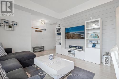 138 - 331 Broward Way, Innisfil, ON - Indoor Photo Showing Living Room