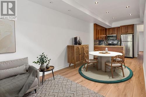 29 - 78 CARR STREET  Toronto, ON M5T 1B7