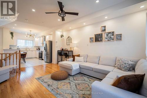 6 Abercove Close, Brampton, ON - Indoor Photo Showing Living Room