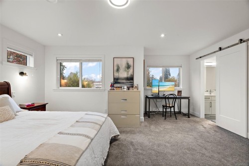 5869 Deuchars Dr, Duncan, BC - Indoor Photo Showing Bedroom