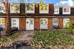 4772Z Rue Lake  Dollard-Des-Ormeaux, QC H9G 1G8