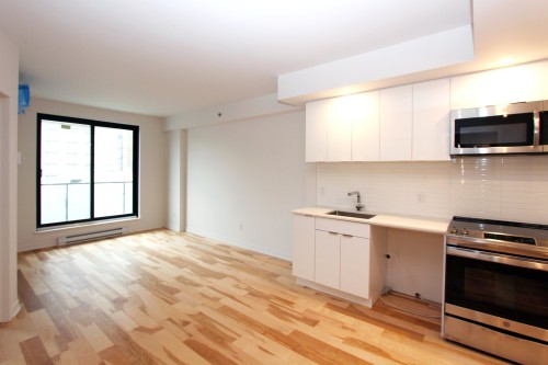 Dining room - 604-1182 Rue Crescent, Montréal (Ville-Marie), QC - Indoor Photo Showing Kitchen