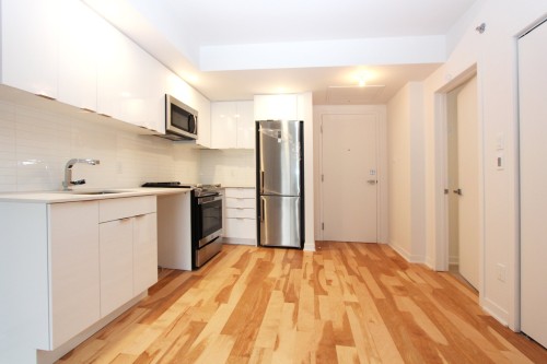 Dining room - 604-1182 Rue Crescent, Montréal (Ville-Marie), QC - Indoor Photo Showing Kitchen