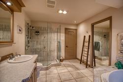 Salle de bains attenante à la CCP - 