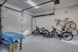 Garage - 