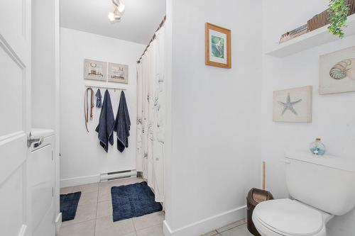 Salle de bains - 1408  - 1410 Rue Poirier, Mascouche, QC - Indoor Photo Showing Bathroom