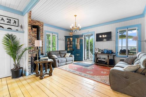 Salon - 21 Route Du Mitan, Saint-Jean-De-L'Île-D'Orléans, QC - Indoor Photo Showing Living Room