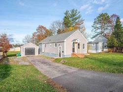 10 Willow Street  Hantsport, NS B0P 1P0