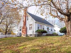 18 Margaree Parkway  Dartmouth, NS B2W 1P9