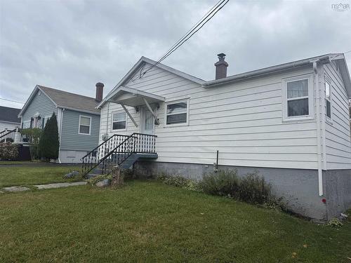 17 Young Avenue  North Sydney, NS B2A 1Y7