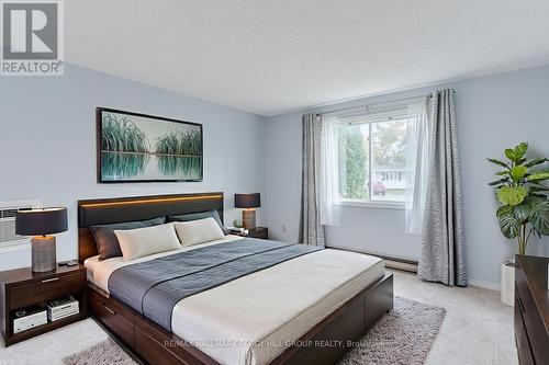 8 Carmans Cove, Innisfil, ON - Indoor Photo Showing Bedroom