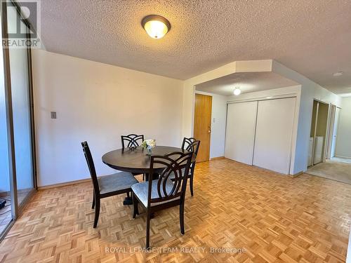 102 - 2760 Carousel Crescent, Ottawa, ON - Indoor Photo Showing Dining Room