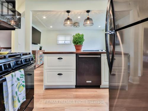 1223 Glencairn Avenue, Toronto, ON - Indoor