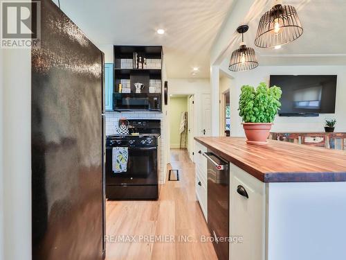 1223 Glencairn Avenue, Toronto, ON - Indoor