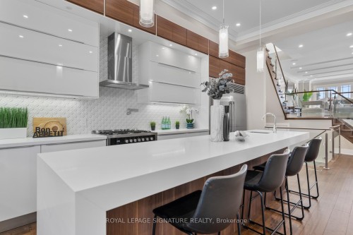 59A Bexhill Avenue, Toronto, ON - Indoor Photo Showing Kitchen With Upgraded Kitchen
