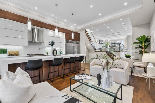 59A Bexhill Avenue, Toronto, ON - Indoor