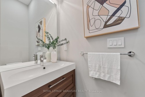 59A Bexhill Avenue, Toronto, ON - Indoor Photo Showing Bathroom