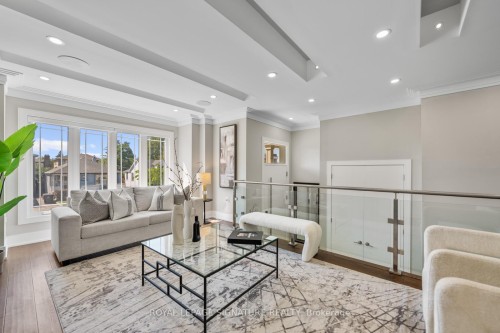 59A Bexhill Avenue, Toronto, ON - Indoor Photo Showing Living Room