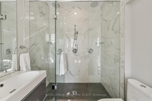 59A Bexhill Avenue, Toronto, ON - Indoor Photo Showing Bathroom