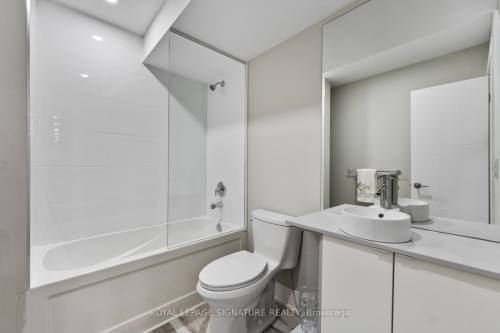 59A Bexhill Avenue, Toronto, ON - Indoor Photo Showing Bathroom