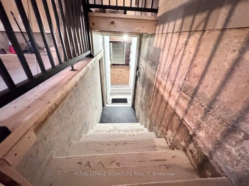 Bsmt-285 Mississaga Street, Oakville, ON - Indoor Photo Showing Other Room