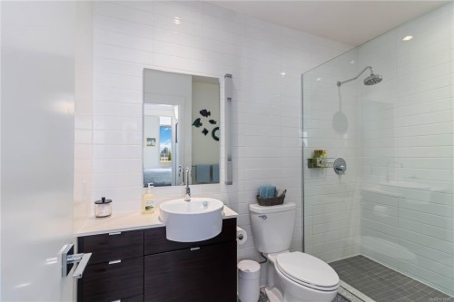 506-770 Fisgard St, Victoria, BC - Indoor Photo Showing Bathroom