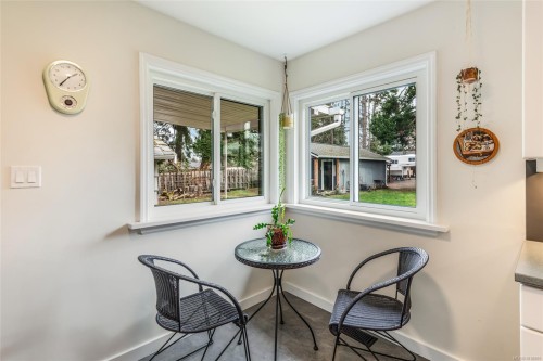 380 Hirst Ave West, Parksville, BC 