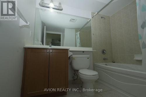 2707 - 15 Greenview Avenue W, Toronto, ON - Indoor Photo Showing Bathroom
