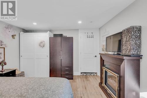 2834 County Road 124 W, Clearview, ON - Indoor With Fireplace