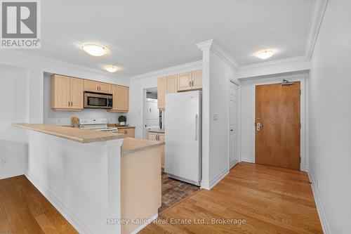 205 - 26 Dairy Lane, Huntsville (Chaffey), ON - Indoor Photo Showing Kitchen