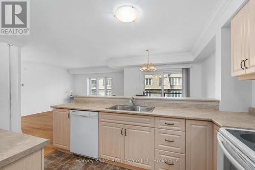 205 - 26 Dairy Lane, Huntsville (Chaffey), ON - Indoor Photo Showing Kitchen With Double Sink