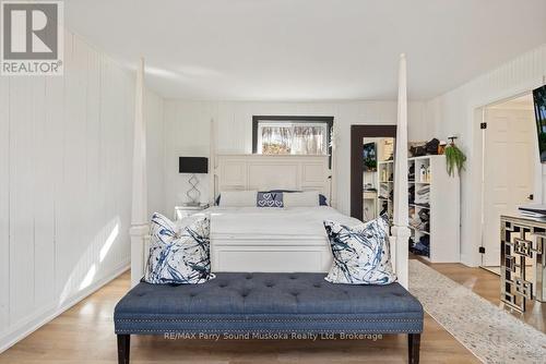 336 Clear Lake Road, Seguin, ON - Indoor Photo Showing Bedroom