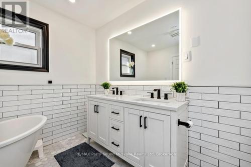 Stunning 5 pc ensuite, Custom mirror - 336 Clear Lake Road, Seguin, ON - Indoor Photo Showing Bathroom