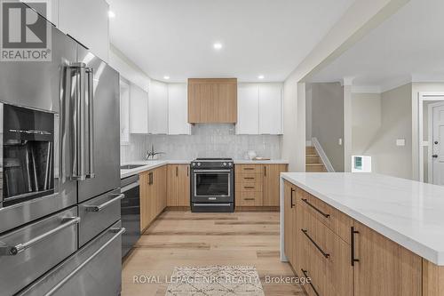 9 Windermere Court, Welland (N. Welland), ON - Indoor Photo Showing Kitchen With Upgraded Kitchen