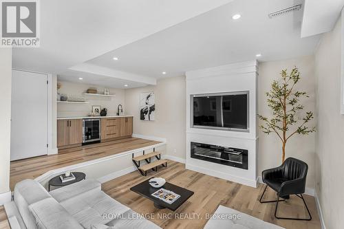 9 Windermere Court, Welland (N. Welland), ON - Indoor With Fireplace