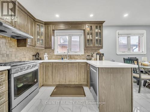 72 Dantek Court, Brampton, ON - Indoor Photo Showing Kitchen With Upgraded Kitchen