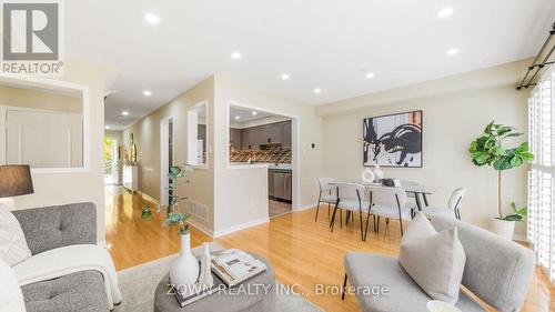 187 - 525 Novo Star Drive, Mississauga, ON - Indoor Photo Showing Living Room