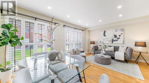 187 - 525 Novo Star Drive, Mississauga, ON - Indoor Photo Showing Living Room