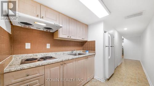 187 - 525 Novo Star Drive, Mississauga, ON - Indoor Photo Showing Kitchen