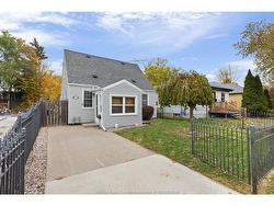 4756 SEMINOLE  Windsor, ON N8Y 2A1