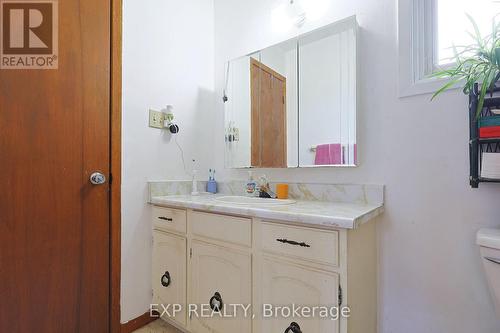 164 Augusta Crescent, London South (South X), ON - Indoor Photo Showing Bathroom