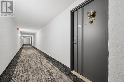 Lovely updated building - 403 - 93 Westwood Road, Guelph (Willow West/Sugarbush/West Acres), ON - Indoor Photo Showing Other Room